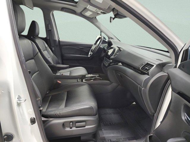 used 2022 Honda Pilot car, priced at $31,499
