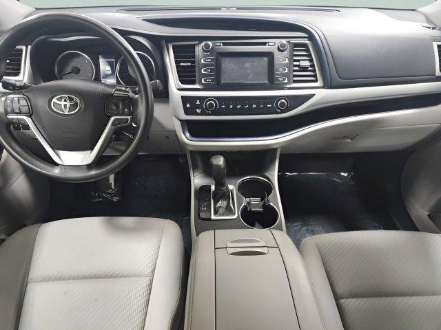 used 2019 Toyota Highlander car, priced at $21,900