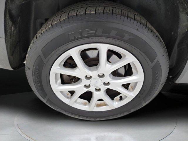 used 2018 Jeep Cherokee car, priced at $12,900