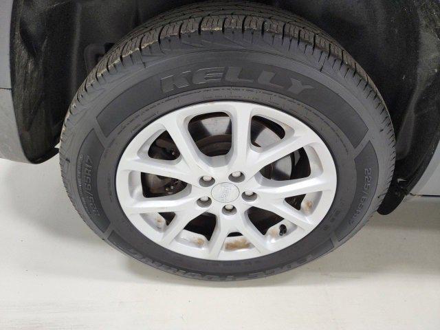 used 2018 Jeep Cherokee car, priced at $15,296
