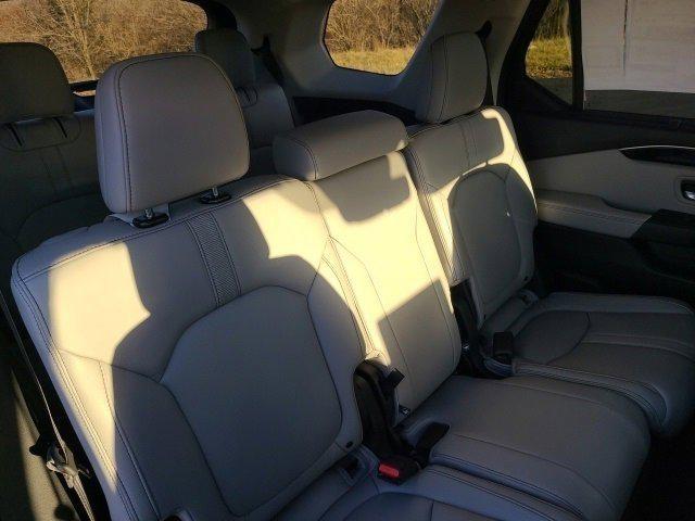 new 2025 Honda Pilot car, priced at $46,580