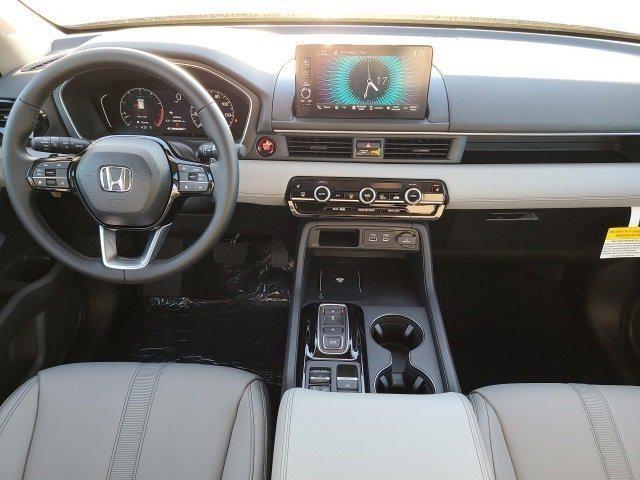 new 2025 Honda Pilot car, priced at $46,580