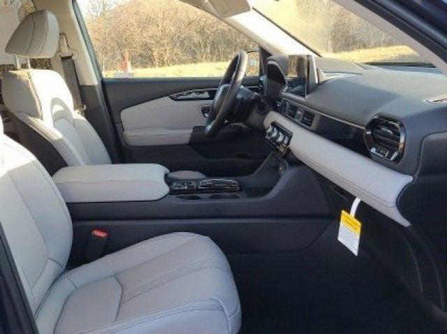 new 2025 Honda Pilot car, priced at $46,580