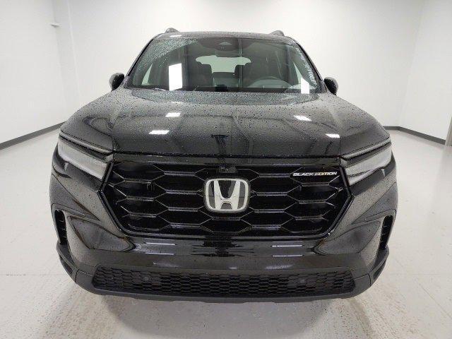 new 2025 Honda Pilot car, priced at $54,576