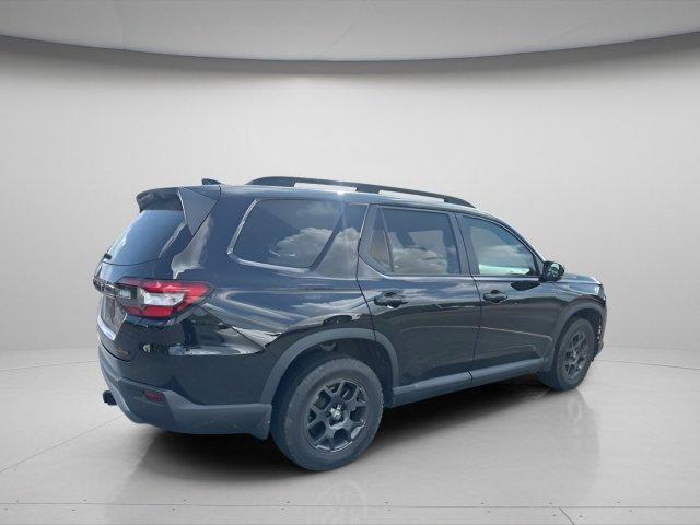 used 2023 Honda Pilot car, priced at $42,399