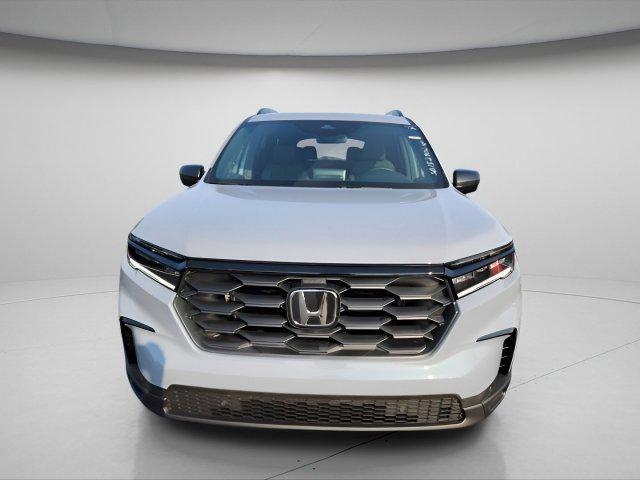 new 2025 Honda Pilot car, priced at $44,205