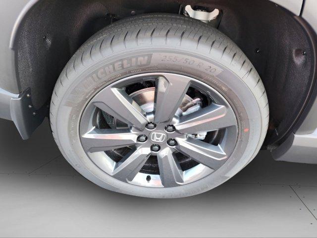 new 2025 Honda Pilot car, priced at $44,205