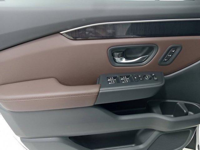 new 2025 Honda Pilot car, priced at $50,222