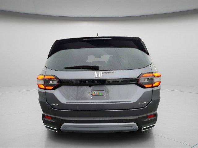 new 2025 Honda Pilot car, priced at $50,222