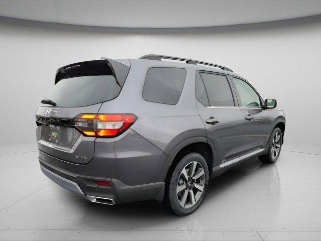 new 2025 Honda Pilot car, priced at $50,222