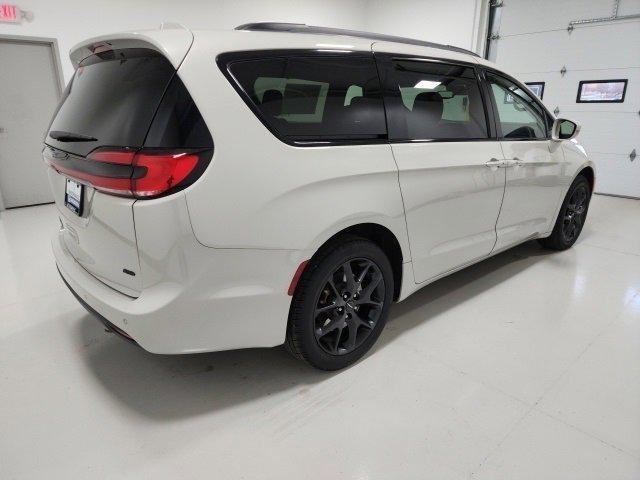 used 2021 Chrysler Pacifica car, priced at $22,499