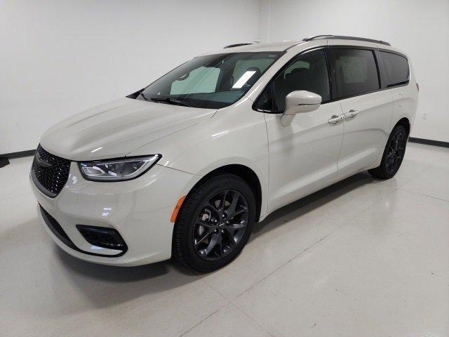 used 2021 Chrysler Pacifica car, priced at $22,499