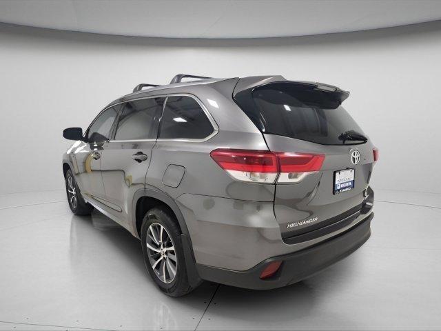 used 2018 Toyota Highlander car, priced at $21,989