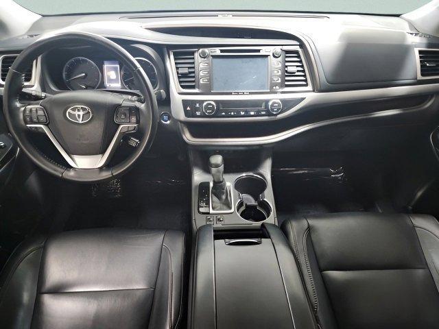 used 2018 Toyota Highlander car, priced at $21,989