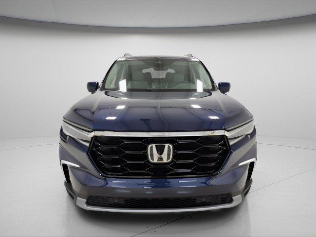 new 2025 Honda Pilot car, priced at $48,318