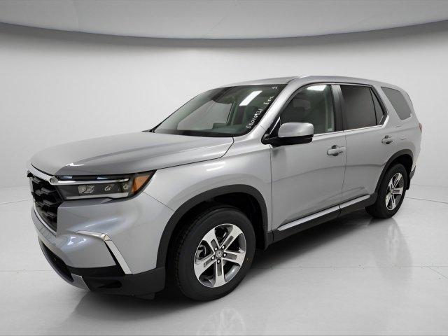 new 2025 Honda Pilot car, priced at $45,874