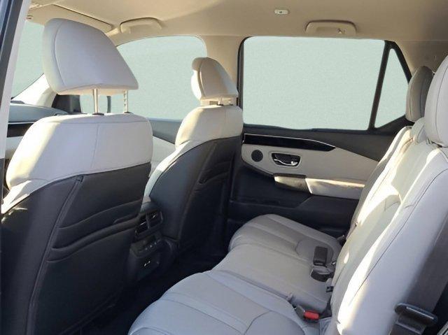 new 2025 Honda Pilot car, priced at $45,874