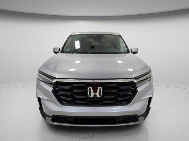 new 2025 Honda Pilot car, priced at $45,874