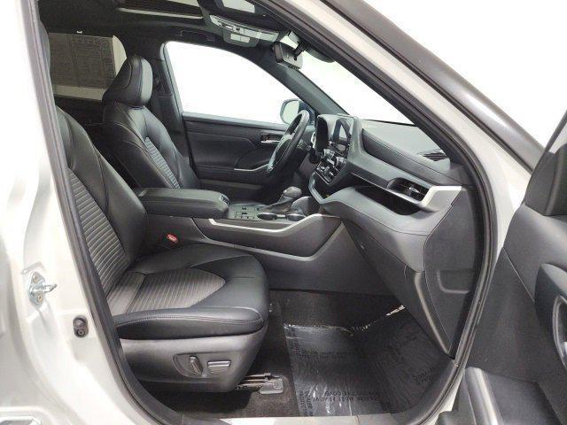 used 2023 Toyota Highlander car, priced at $39,284