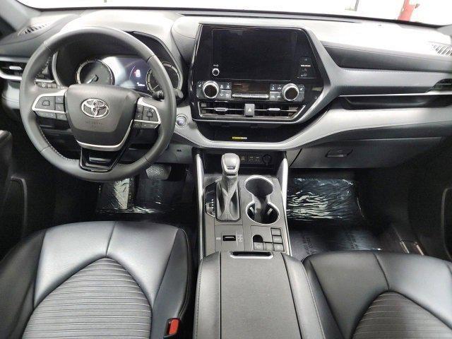 used 2023 Toyota Highlander car, priced at $39,284