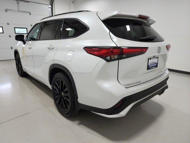 used 2023 Toyota Highlander car, priced at $39,284