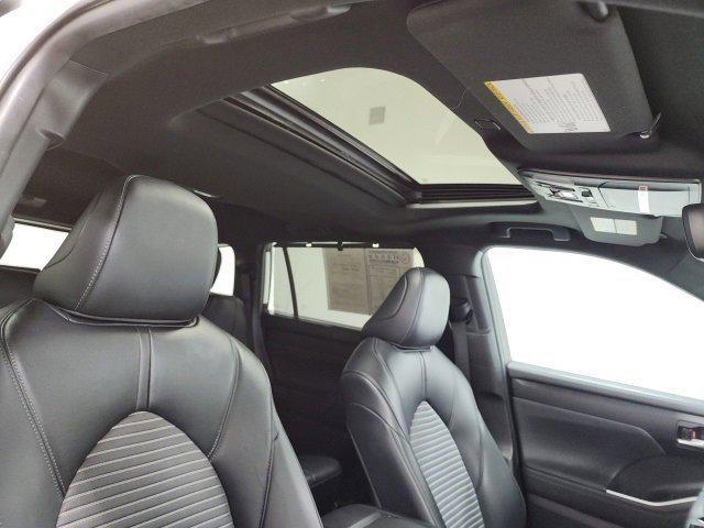 used 2023 Toyota Highlander car, priced at $39,284