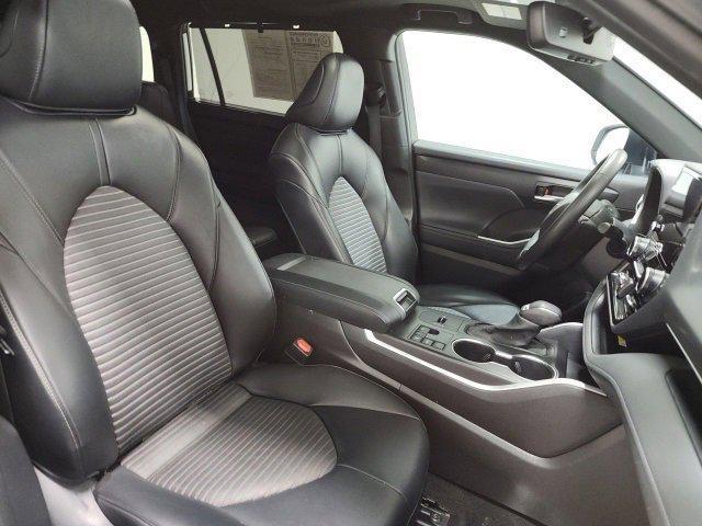 used 2023 Toyota Highlander car, priced at $39,284
