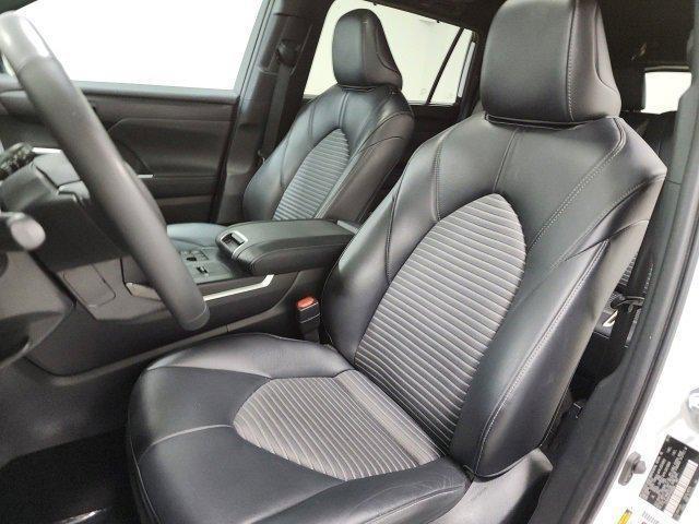 used 2023 Toyota Highlander car, priced at $39,284