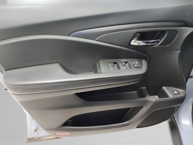 used 2022 Honda Pilot car, priced at $27,890