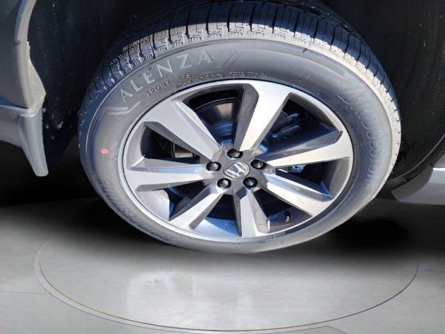 new 2025 Honda Pilot car, priced at $55,260