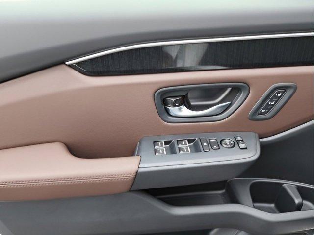 new 2025 Honda Pilot car, priced at $55,260