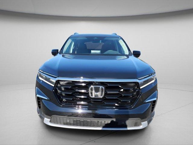 new 2025 Honda Pilot car, priced at $55,260