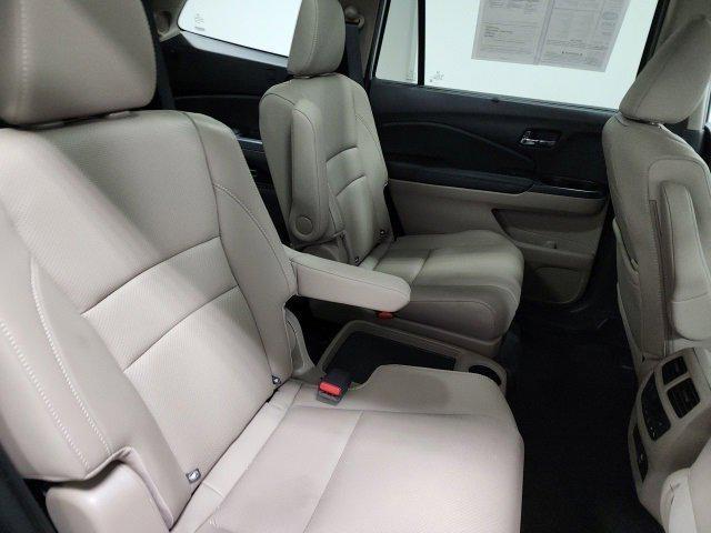 used 2022 Honda Pilot car, priced at $36,989