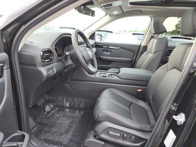 new 2025 Honda Pilot car, priced at $52,950