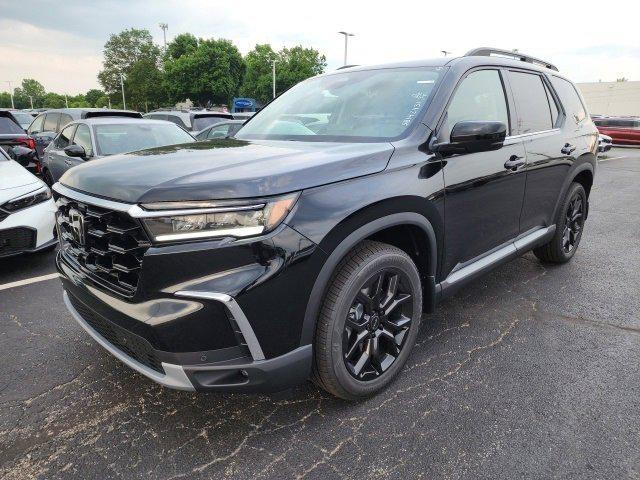 new 2025 Honda Pilot car, priced at $52,950