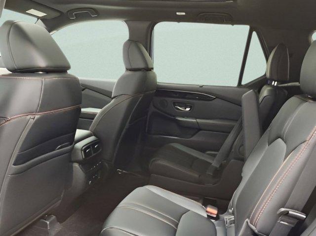 new 2025 Honda Pilot car, priced at $51,350