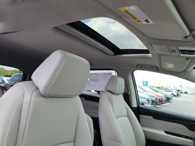 new 2025 Honda Odyssey car, priced at $43,595