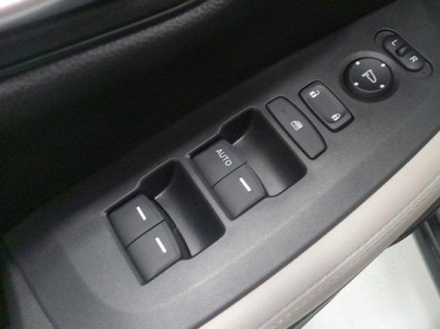 new 2025 Honda HR-V car, priced at $27,599