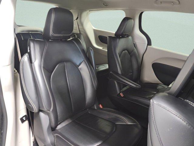 used 2022 Chrysler Pacifica Hybrid car, priced at $18,432