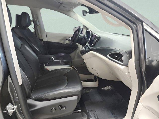 used 2022 Chrysler Pacifica Hybrid car, priced at $18,432