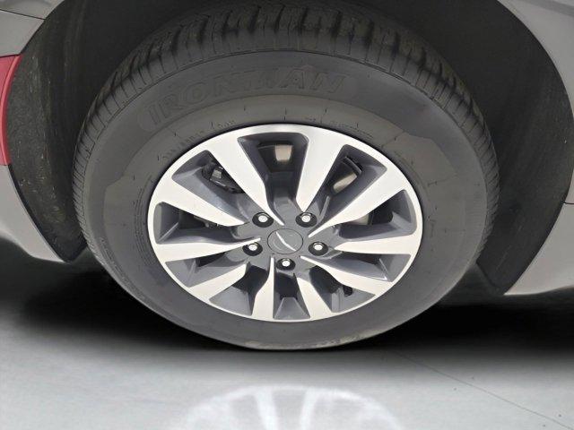 used 2022 Chrysler Pacifica Hybrid car, priced at $18,432