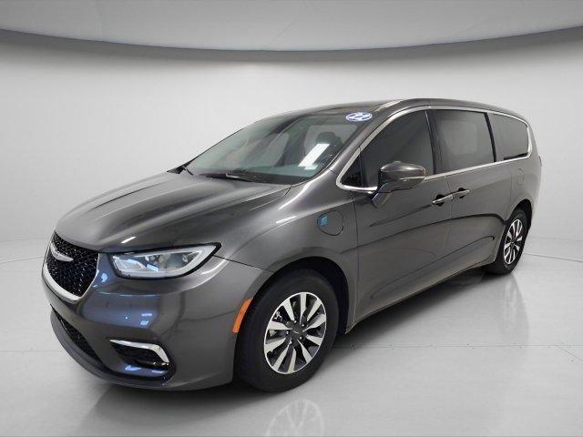 used 2022 Chrysler Pacifica Hybrid car, priced at $18,432