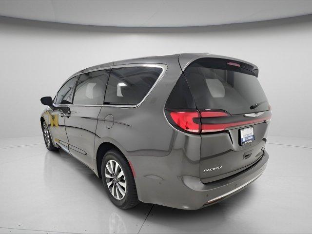 used 2022 Chrysler Pacifica Hybrid car, priced at $18,432