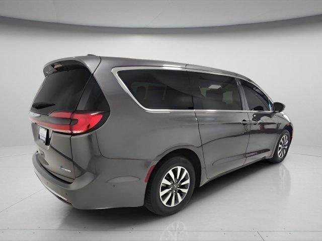 used 2022 Chrysler Pacifica Hybrid car, priced at $18,432