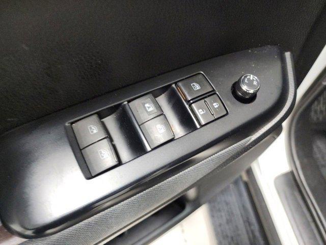used 2019 Toyota Highlander car, priced at $19,394