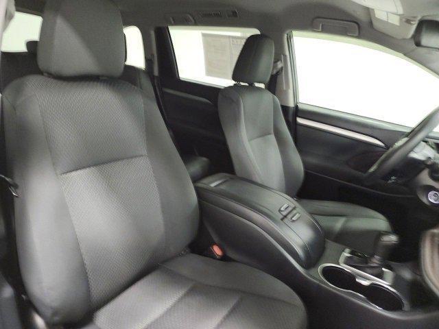 used 2019 Toyota Highlander car, priced at $19,394
