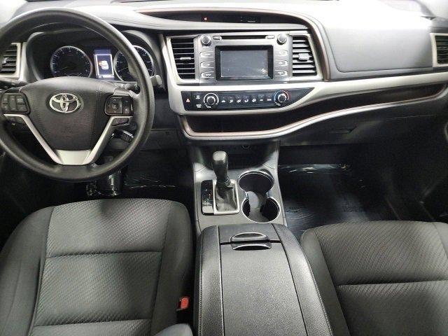 used 2019 Toyota Highlander car, priced at $19,394