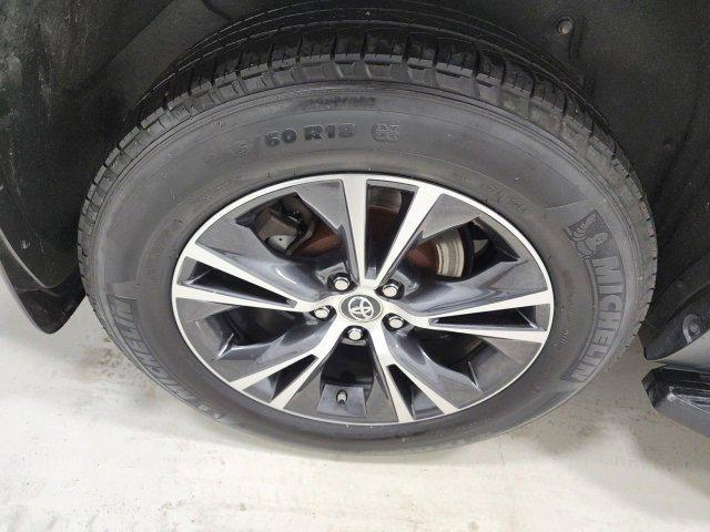 used 2019 Toyota Highlander car, priced at $19,394