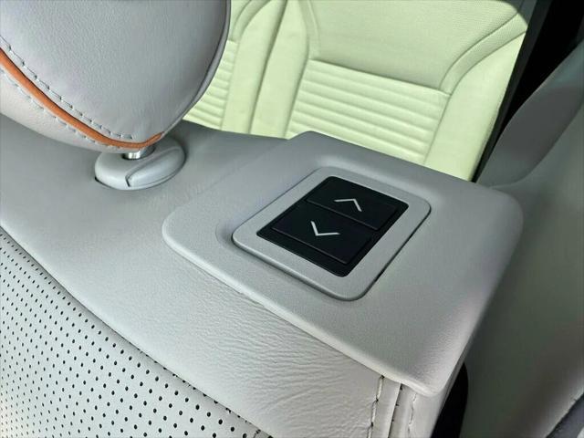 used 2018 Land Rover Discovery car, priced at $23,983