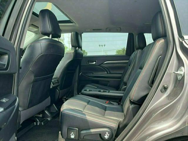 used 2019 Toyota Highlander car, priced at $24,500